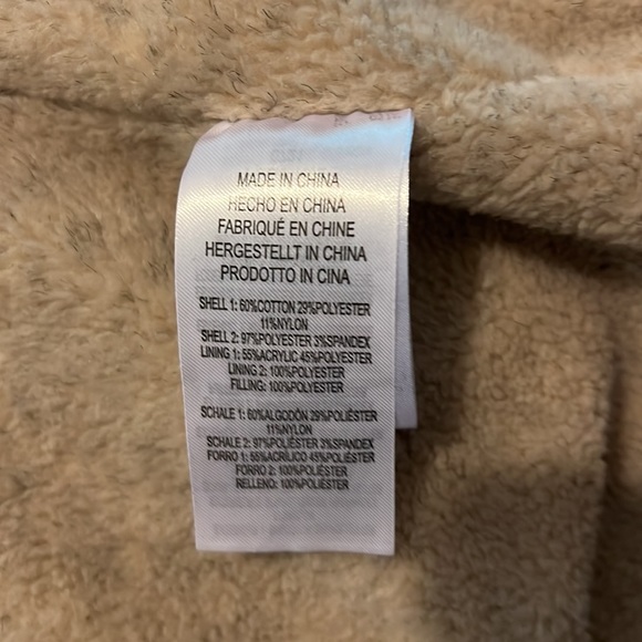 Mens outer jacket with detachable hood - Picture 6 of 6